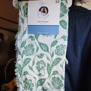 Mainstays Green Floral Knit Throw